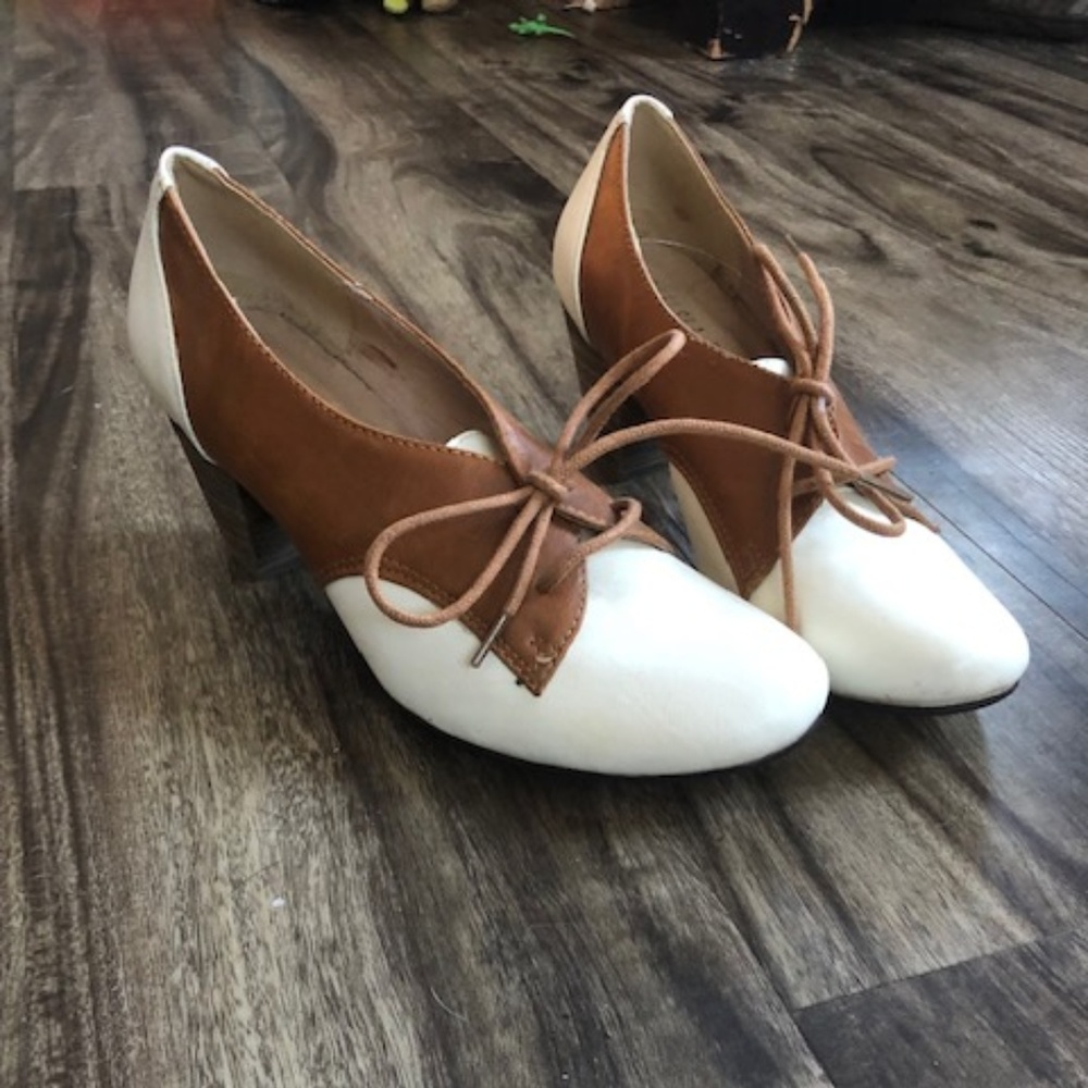 Chelsea Crew oxford heels